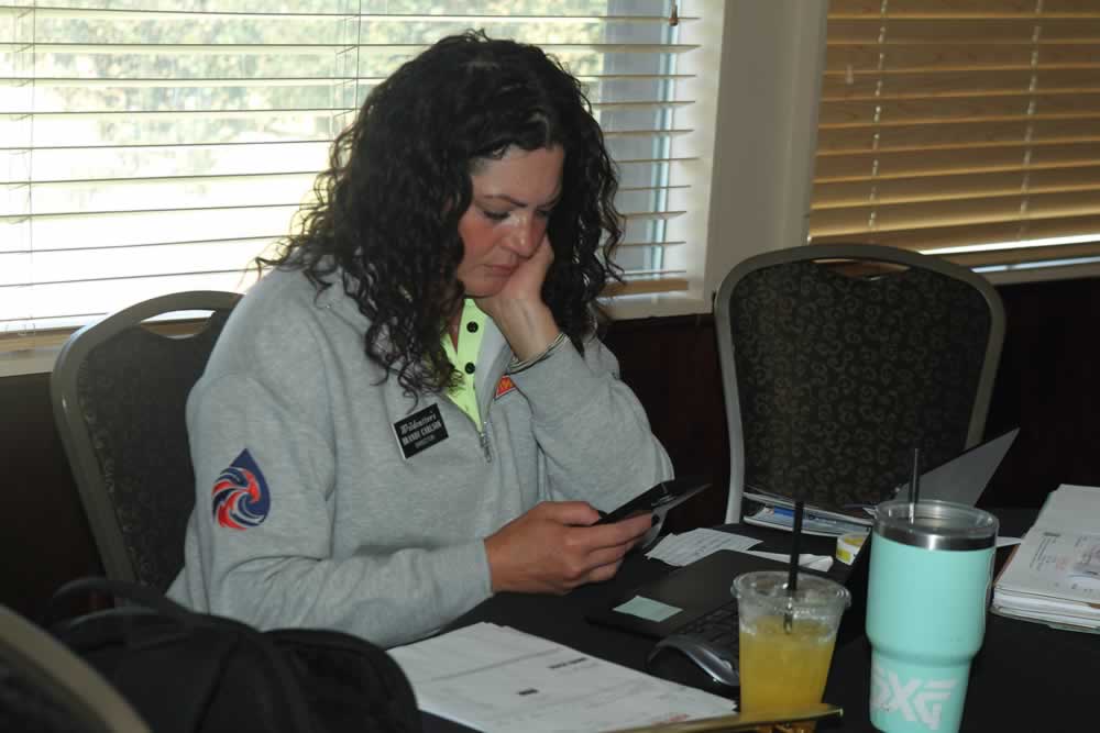 Thurs-MorningD77C4949Wit