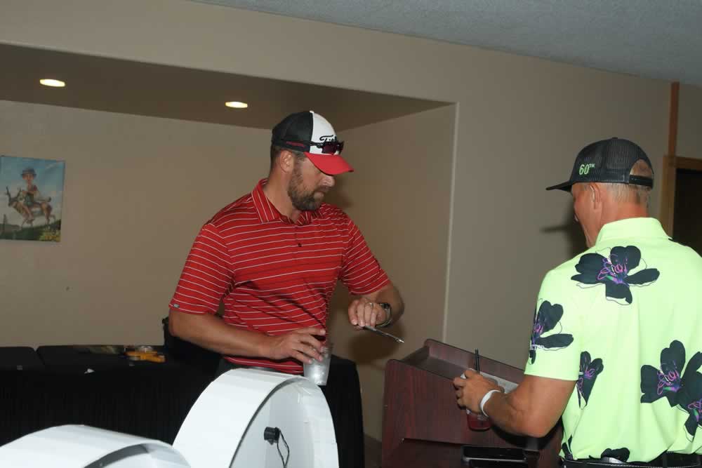 Thurs-MorningD77C4951Wit