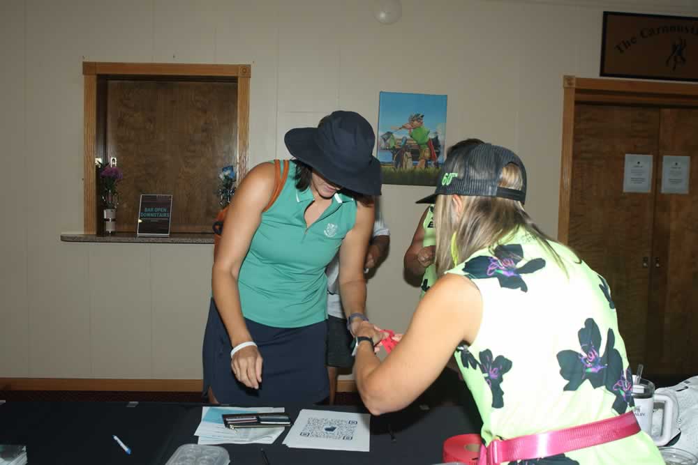 Thurs-MorningD77C4976Wit