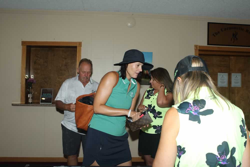 Thurs-MorningD77C4977Wit