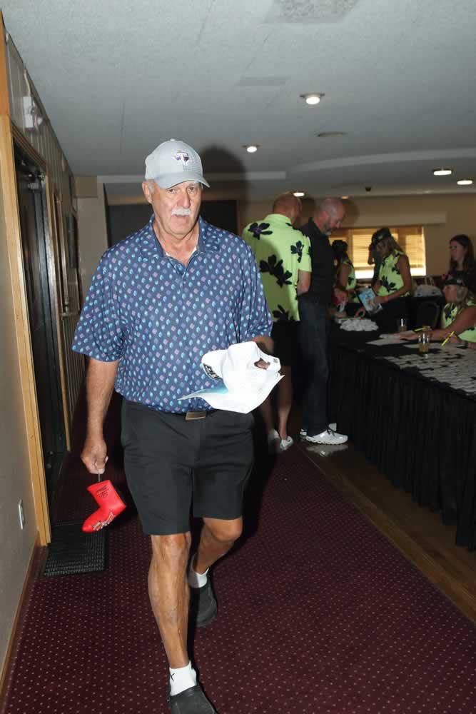 Thurs-MorningD77C4980Wit