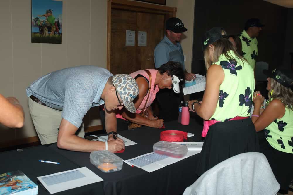 Thurs-MorningD77C4987Wit