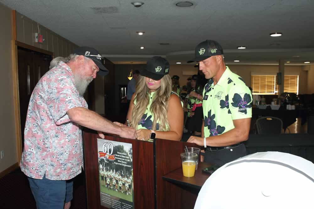 Thurs-MorningD77C4991Wit