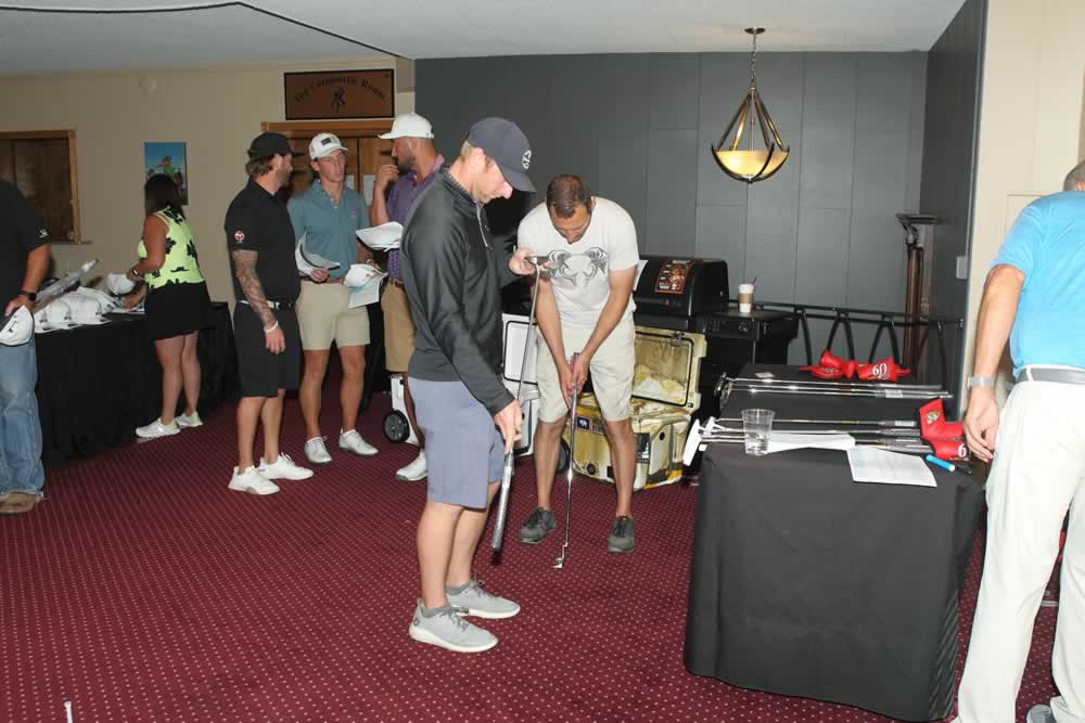 Thurs-MorningD77C4997Wit