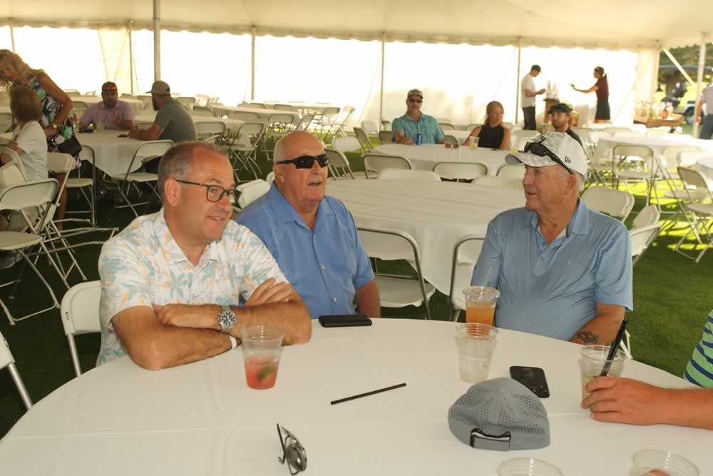 Thurs-PartyD77C5025Wit