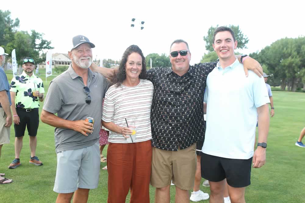 Thurs-PartyD77C5054Wit