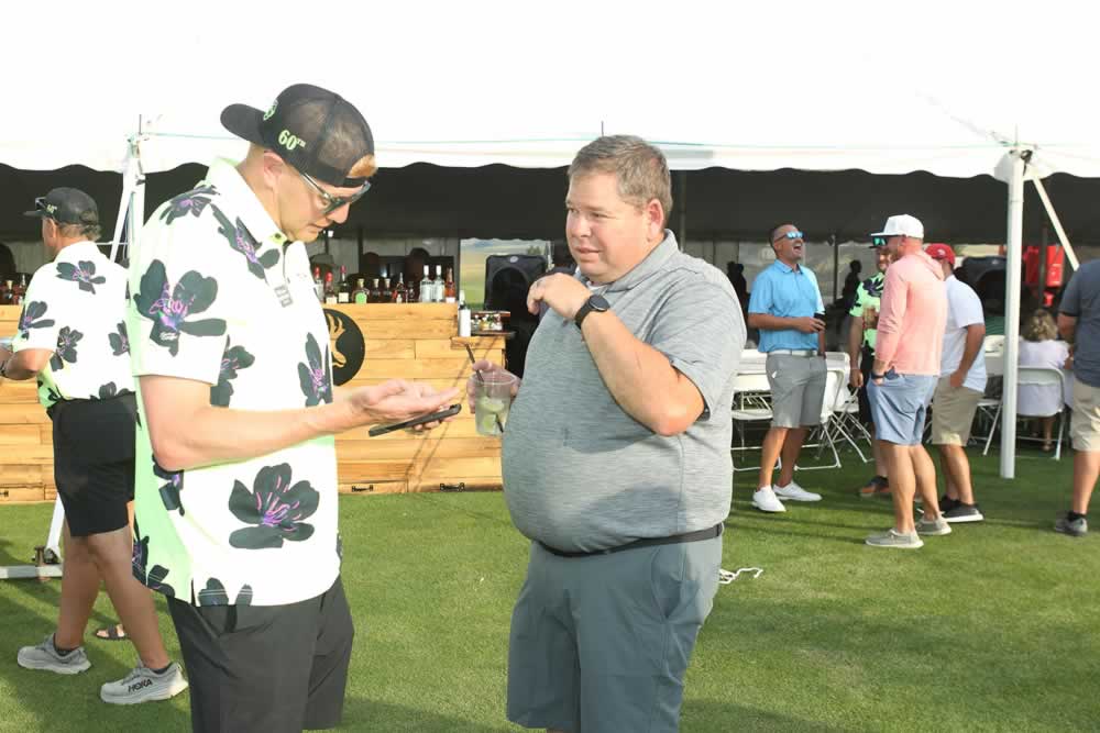 Thurs-PartyD77C5059Wit